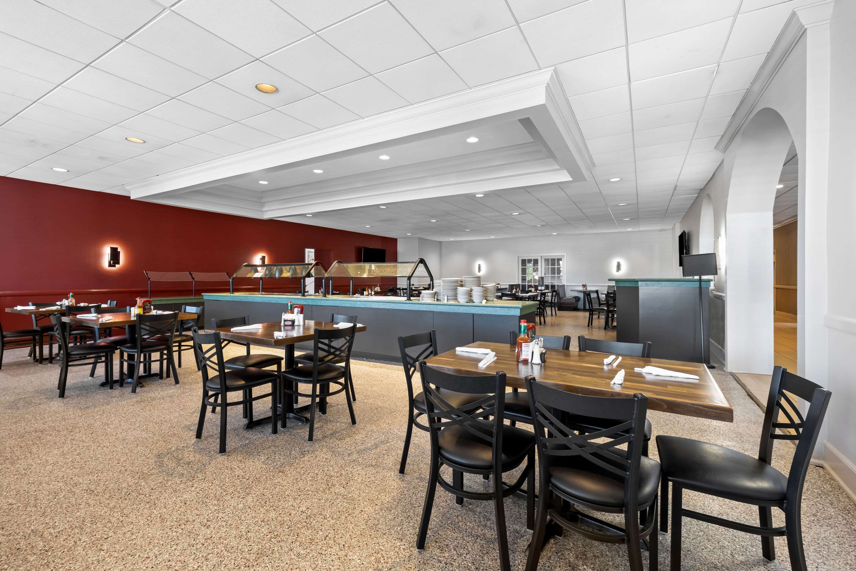 Enjoy breakfast in this seating area | Quality Inn Morgan City