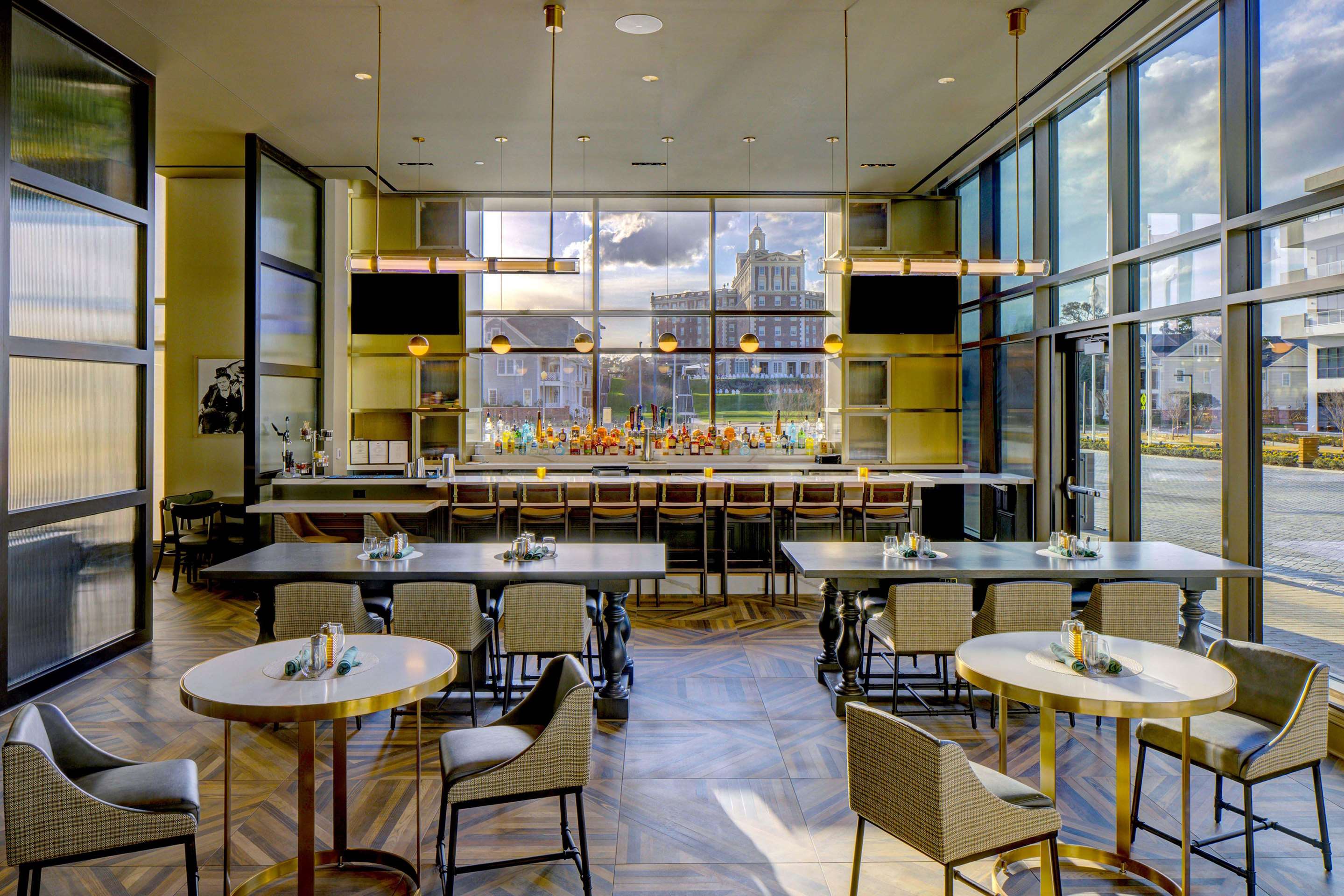 BarLounge | Embassy Suites by Hilton Virginia Beach Oceanfront Resort