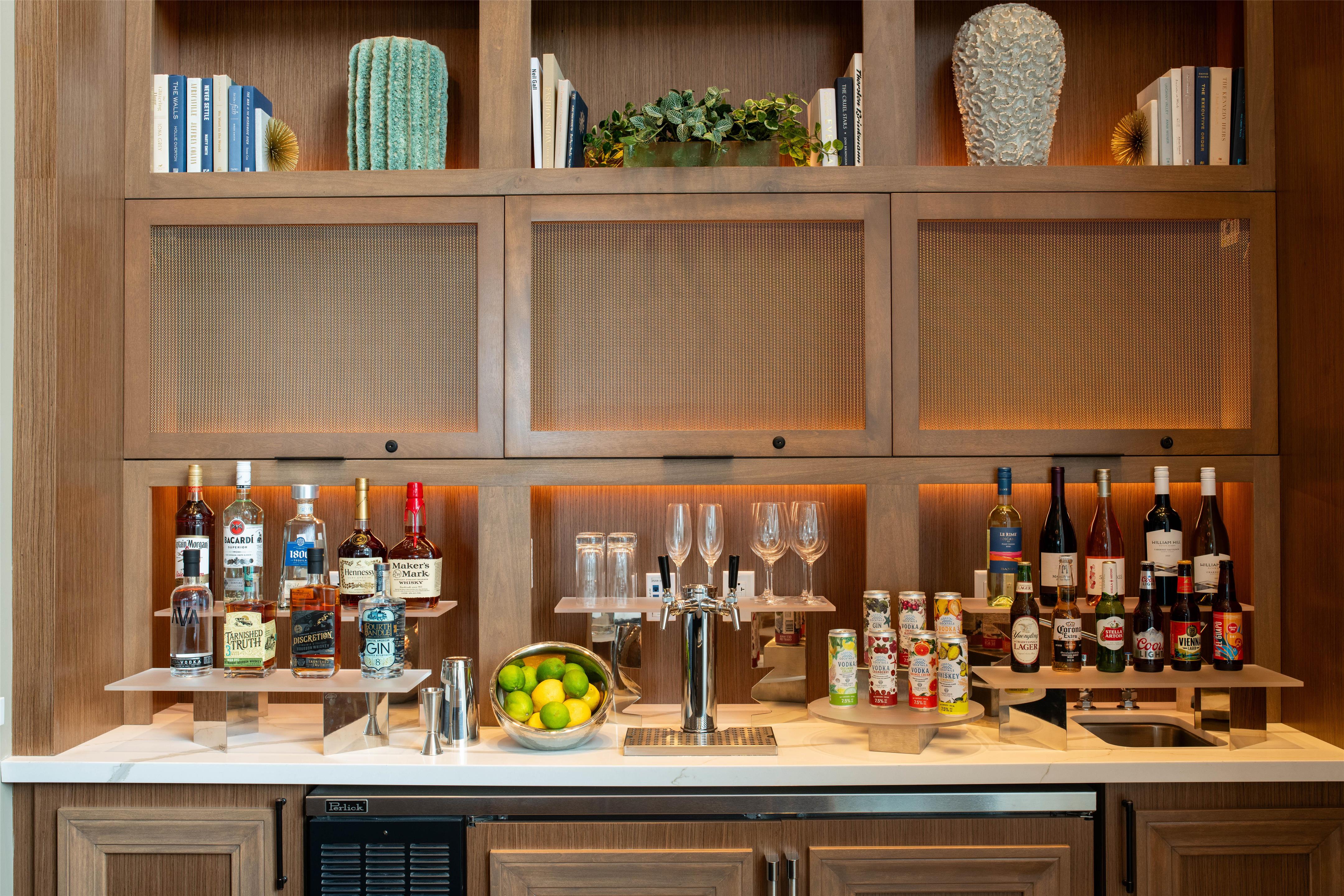 BarLounge | Embassy Suites by Hilton Virginia Beach Oceanfront Resort