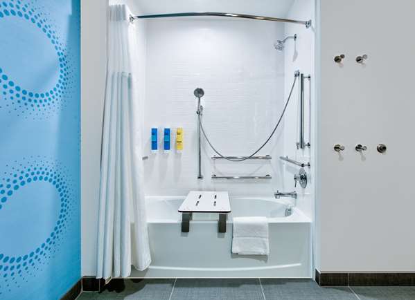  - Tru by Hilton Hotel San Antonio at the Rim - I-10, Exit 555