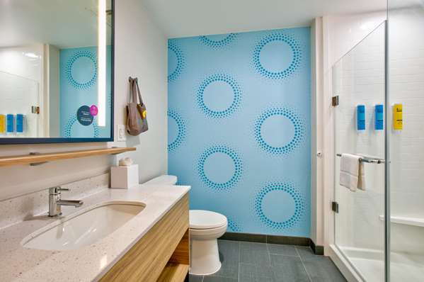  - Tru by Hilton Hotel San Antonio at the Rim - I-10, Exit 555