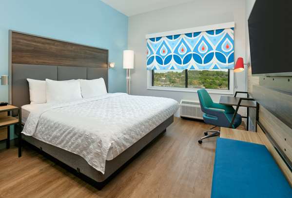  - Tru by Hilton Hotel San Antonio at the Rim - I-10, Exit 555