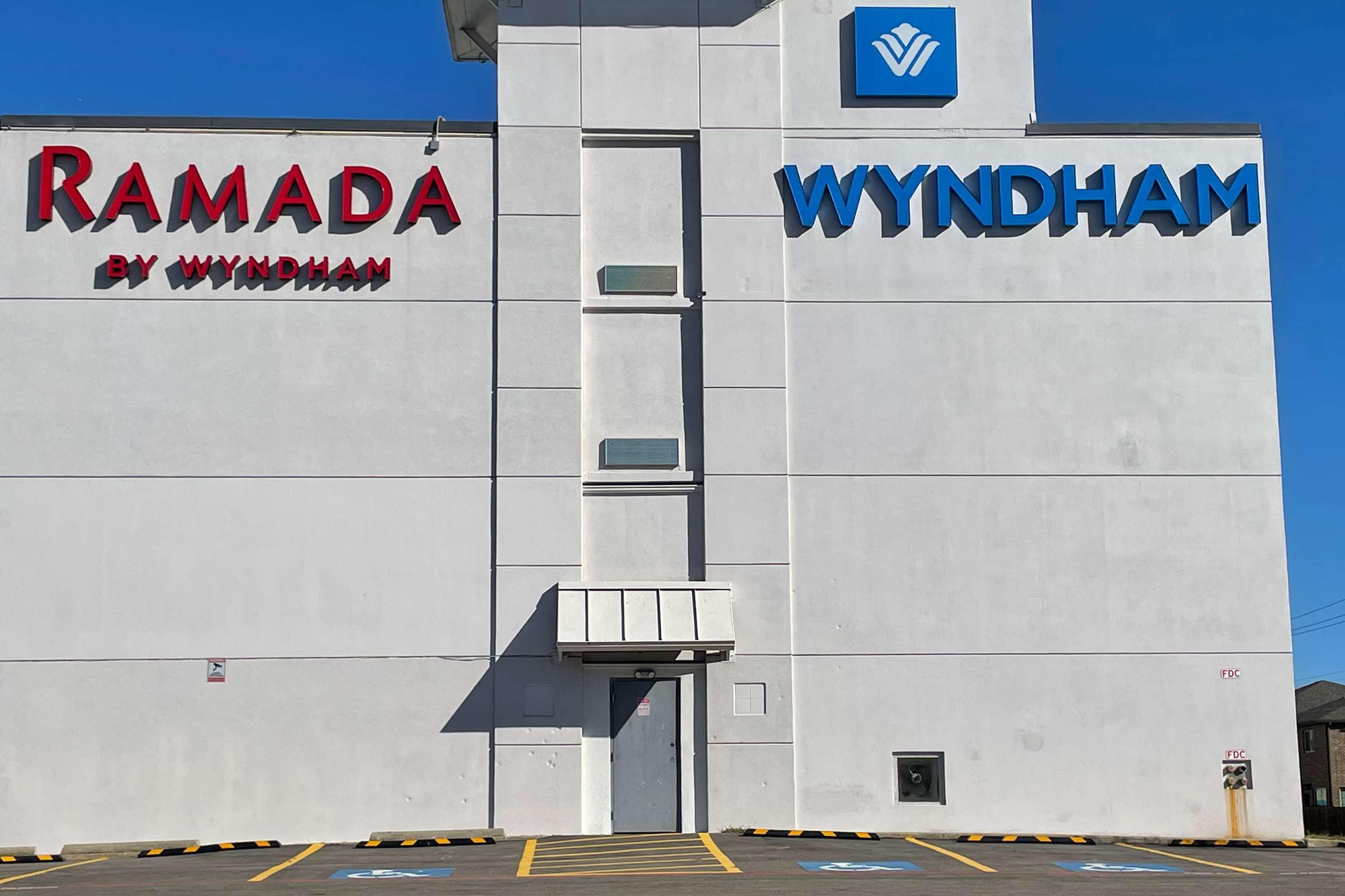 Exterior | Ramada by Wyndham DFW Airport