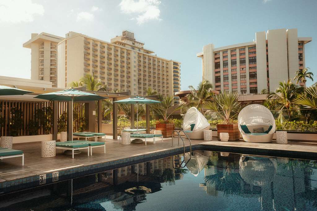 Waikiki Beachcomber by Outrigger