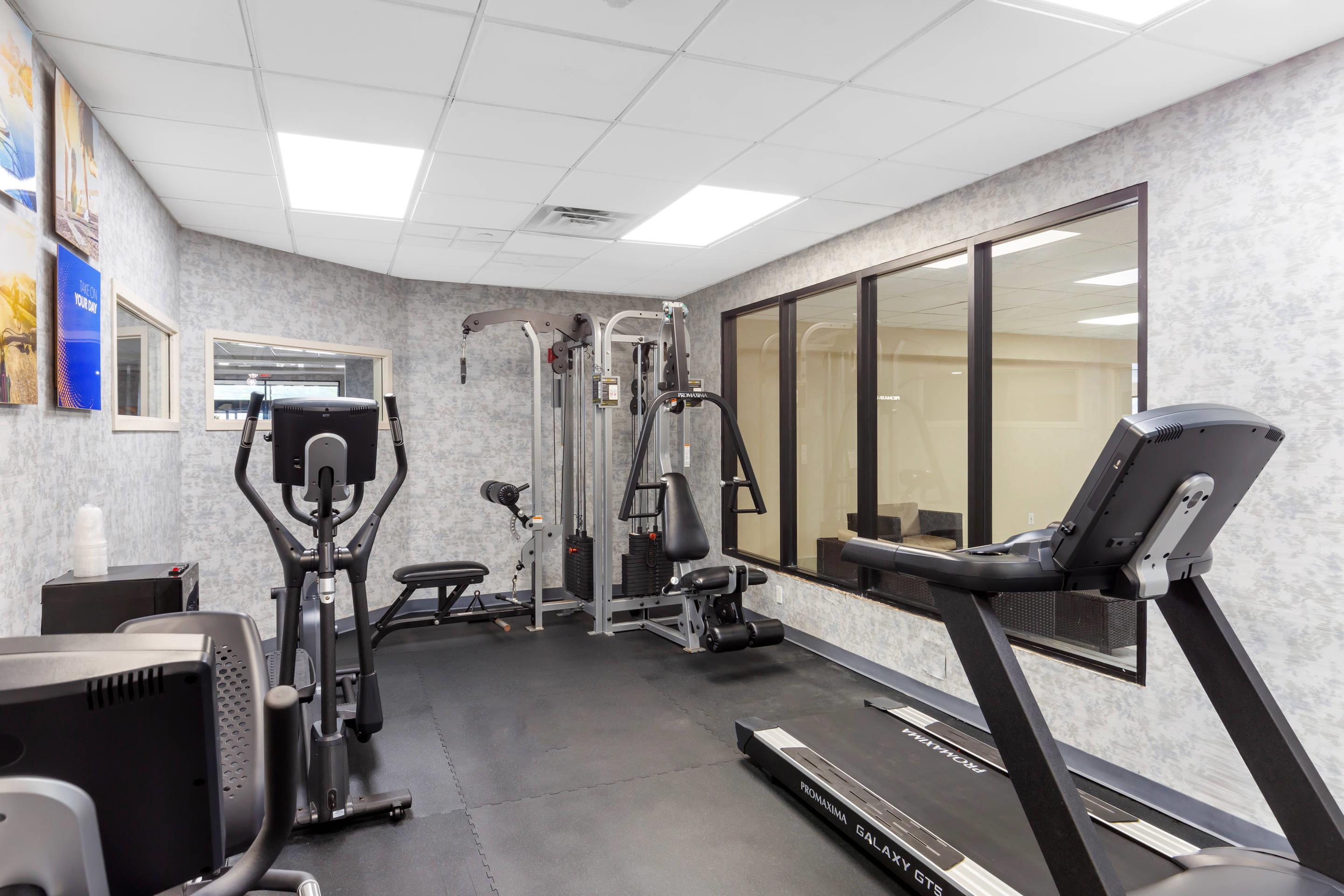 Exercise room | Comfort Inn & Suites