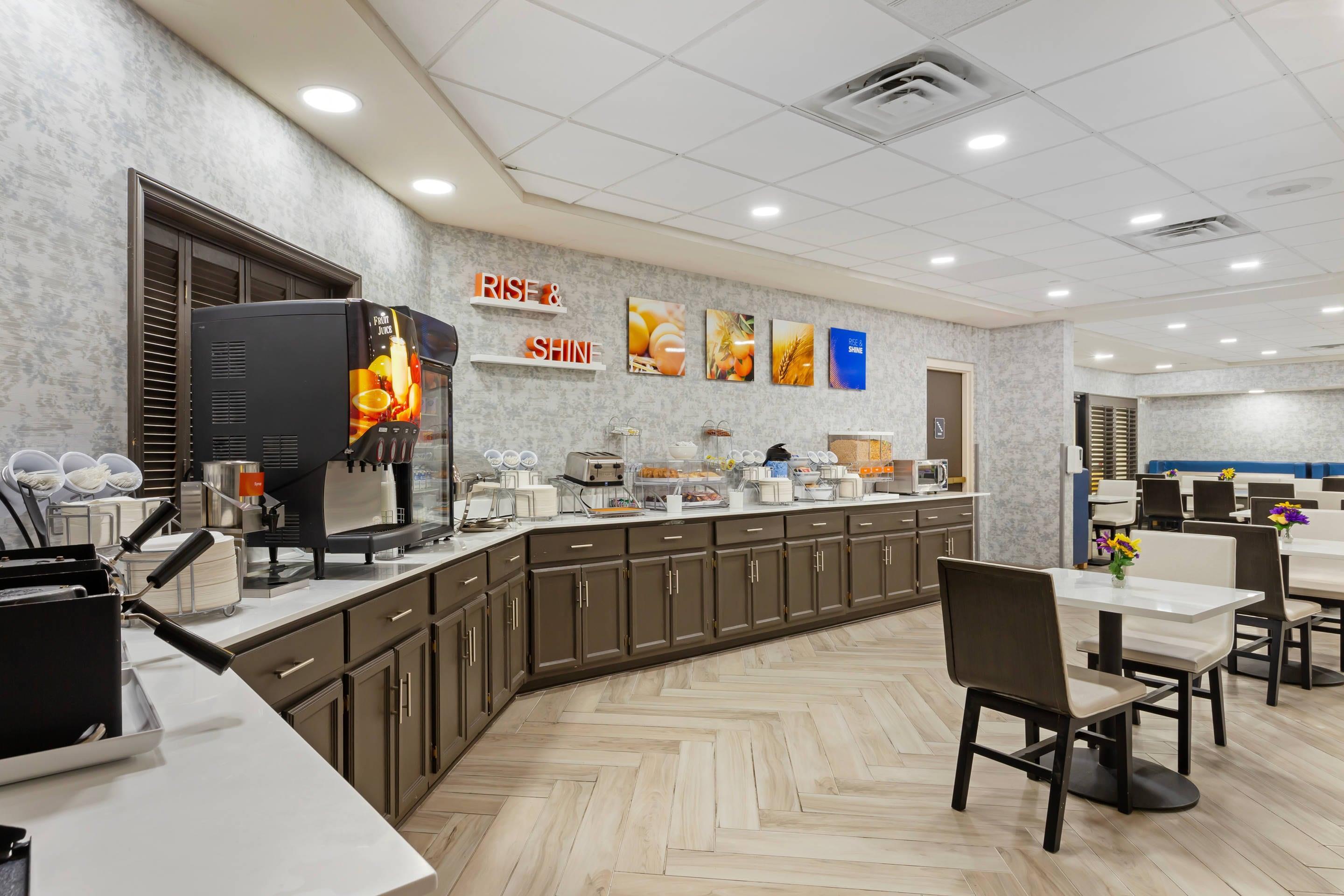 Breakfast counter | Comfort Inn & Suites