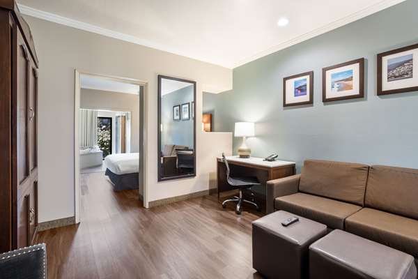 Suite - MainStay Suites John Wayne Airport Santa Ana