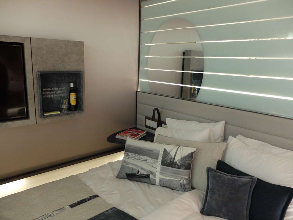 ISROTEL PORT TOWER-guestroom-Guest Room,On-Site.jpg