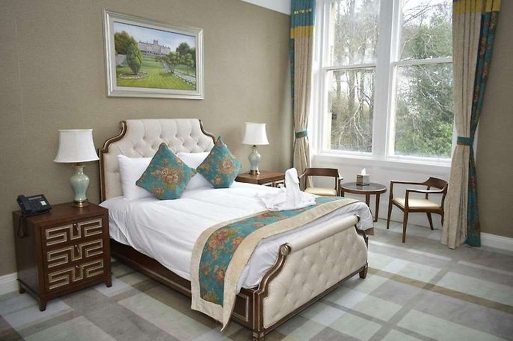 GLENBURN HOTEL-guestroom-Guest Room,On-Site.jpg
