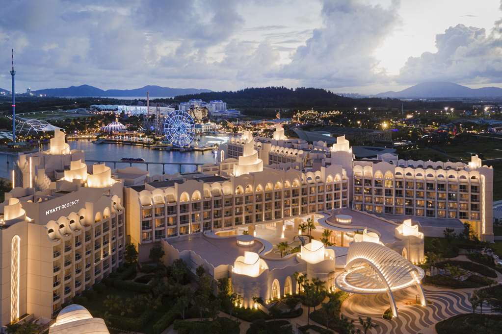 Hyatt Regency Hainan Ocean Paradise Resort - Tap to explore photos