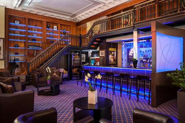 Bar - L Hotel Montreal