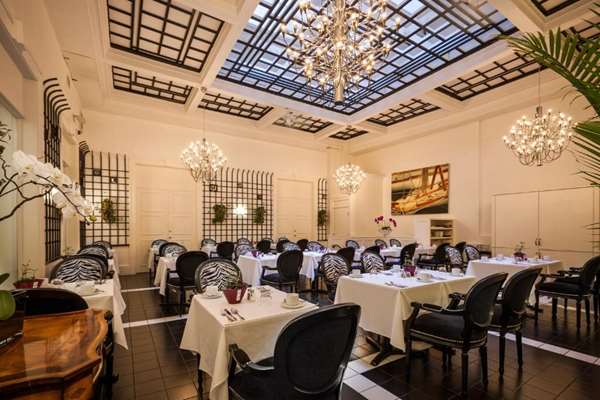 Restaurant - L Hotel Montreal