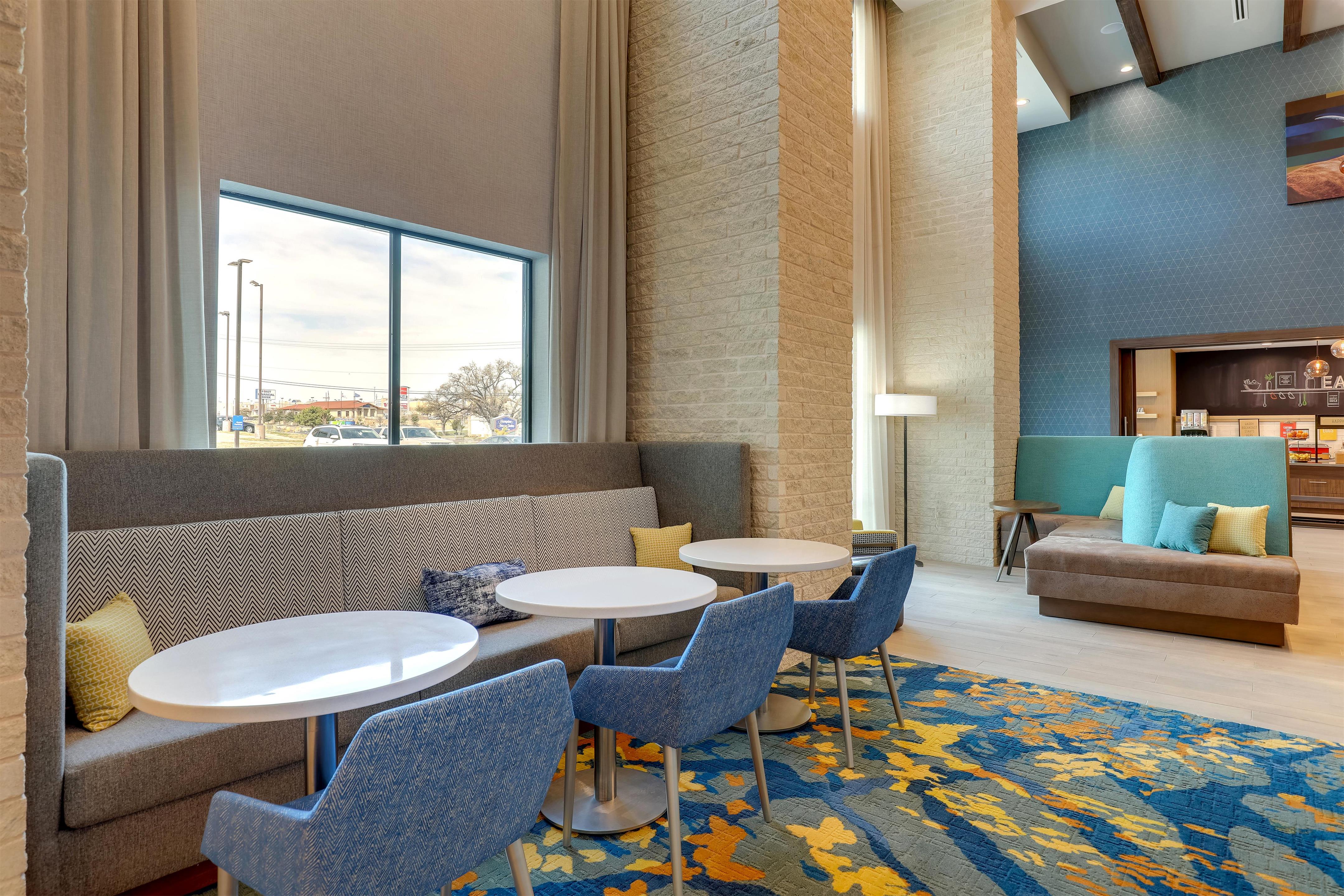 Lobby | Hampton Inn & Suites Weatherford, Tx