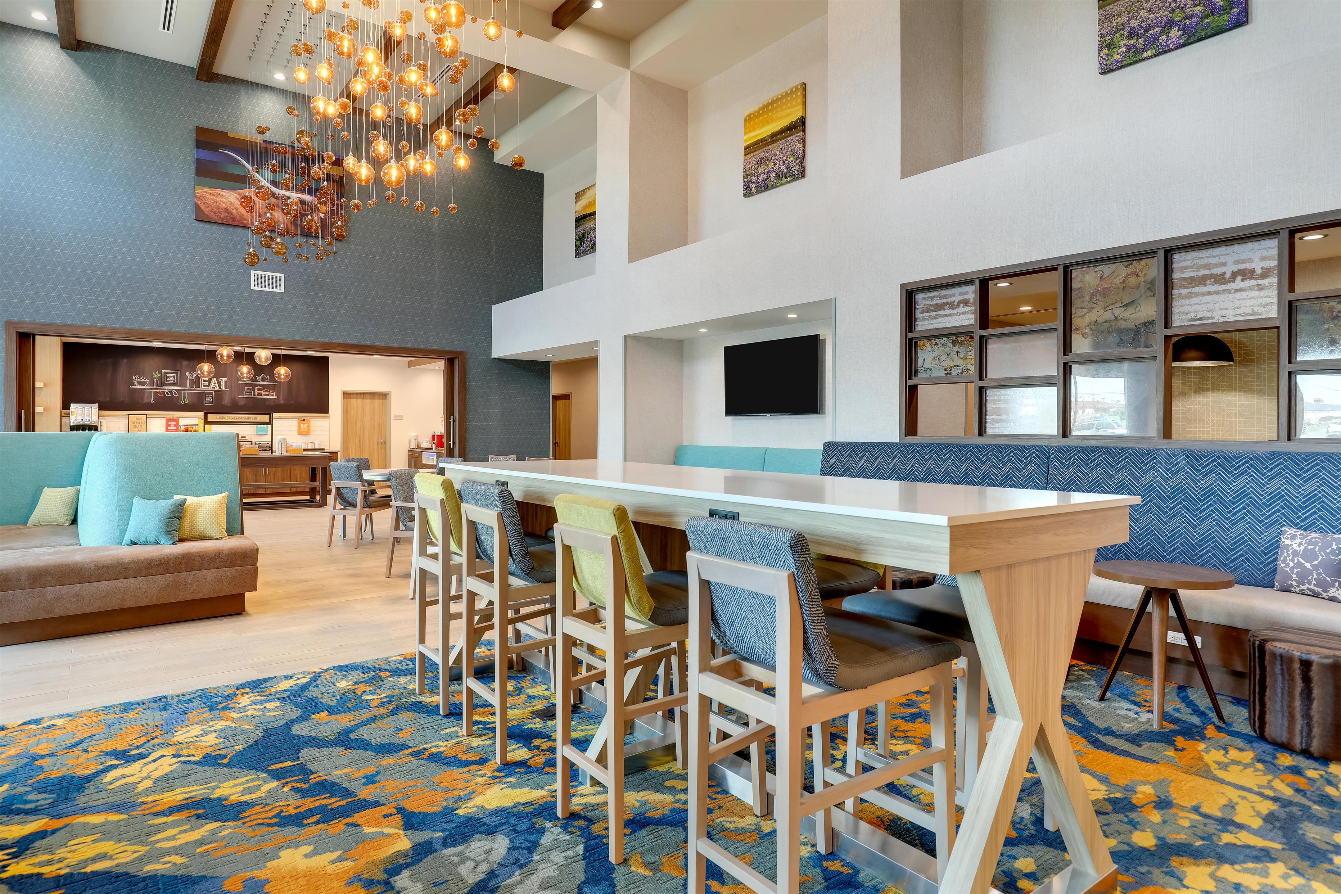Lobby | Hampton Inn & Suites Weatherford