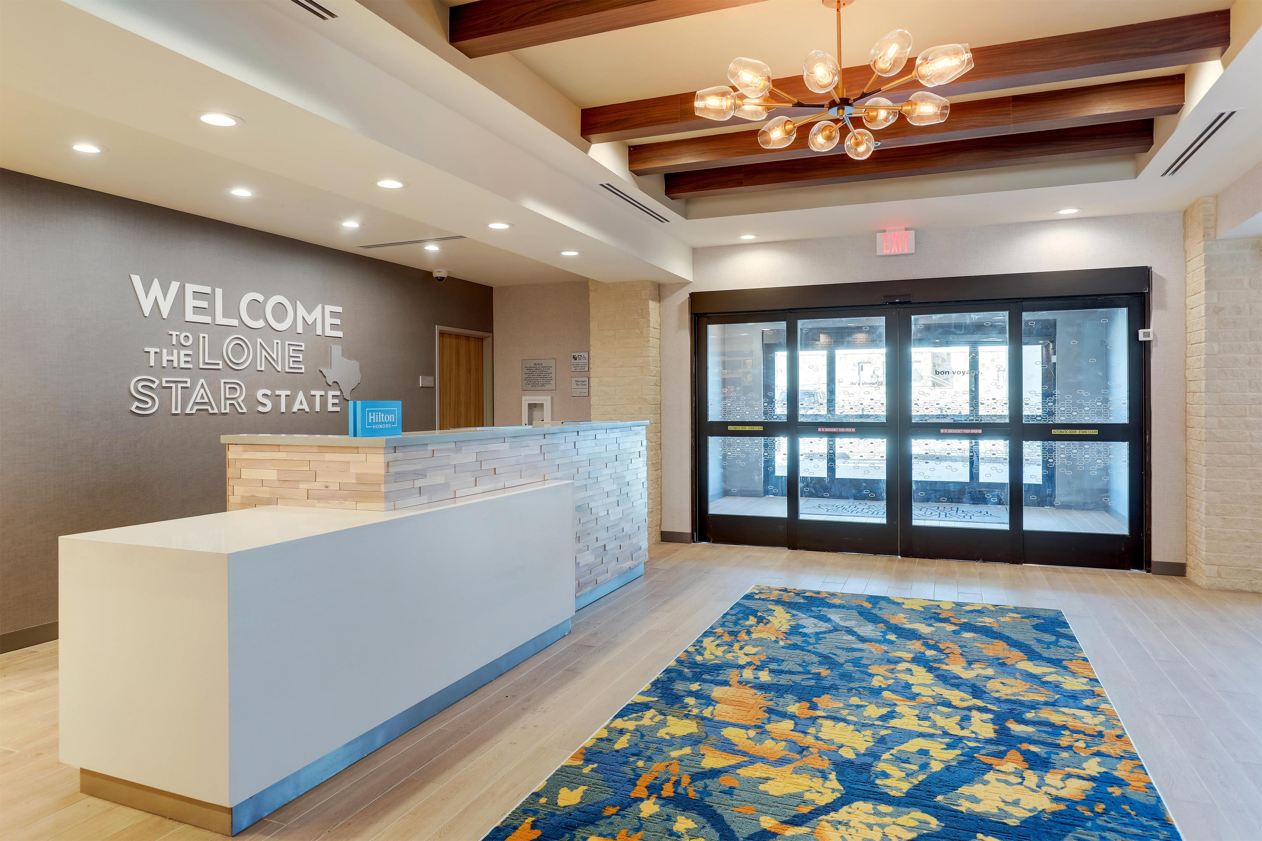 Reception | Hampton Inn & Suites Weatherford