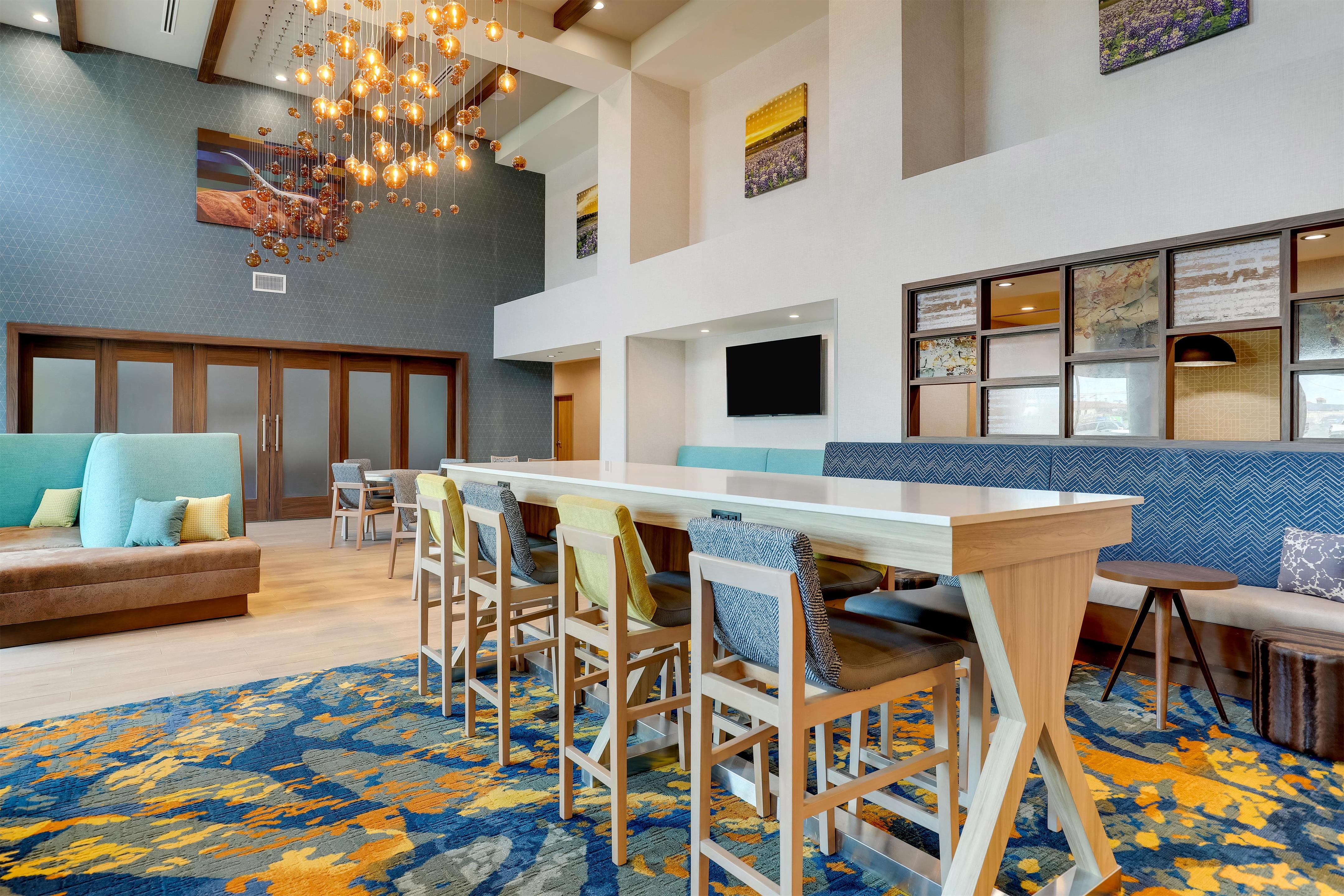 Lobby | Hampton Inn & Suites Weatherford