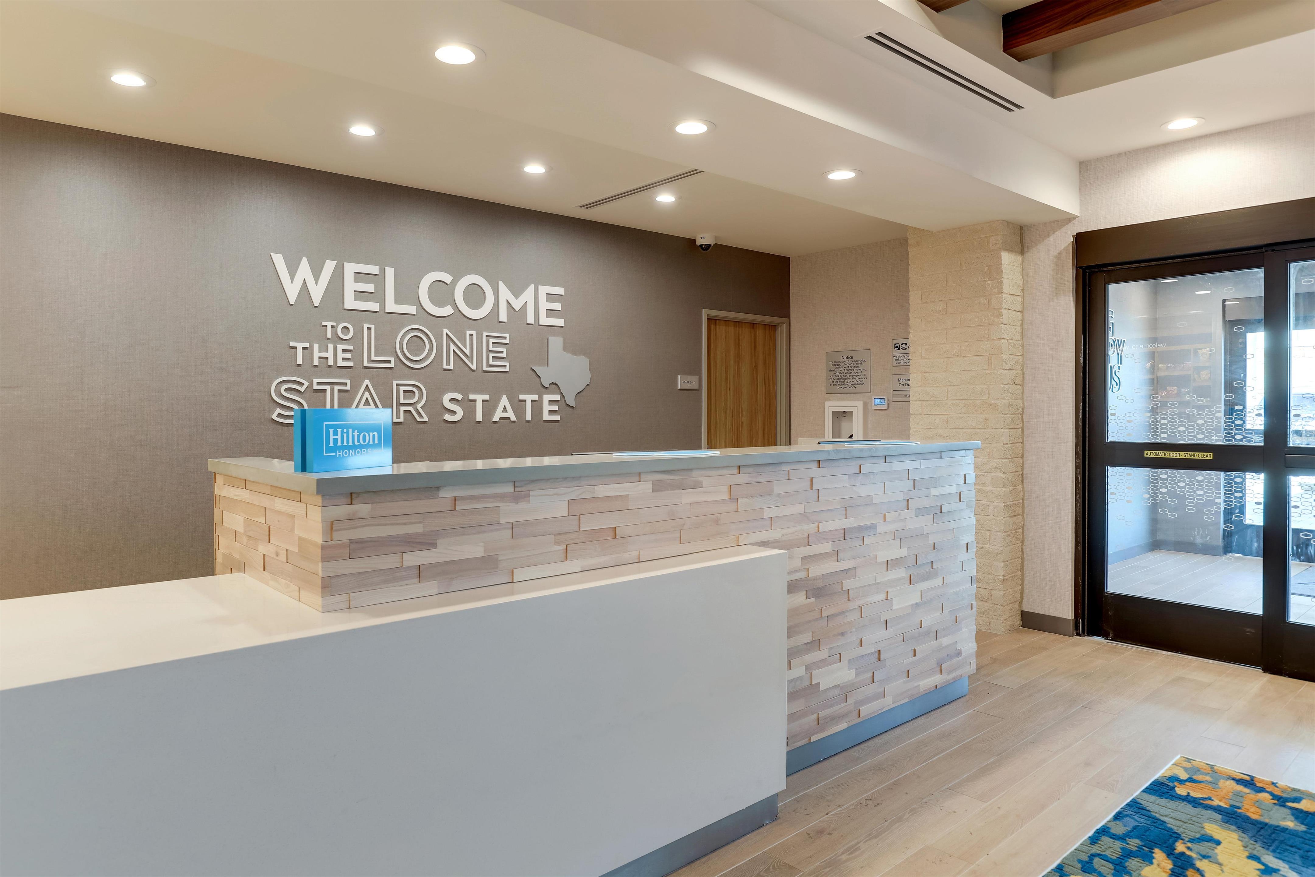 Reception | Hampton Inn & Suites Weatherford