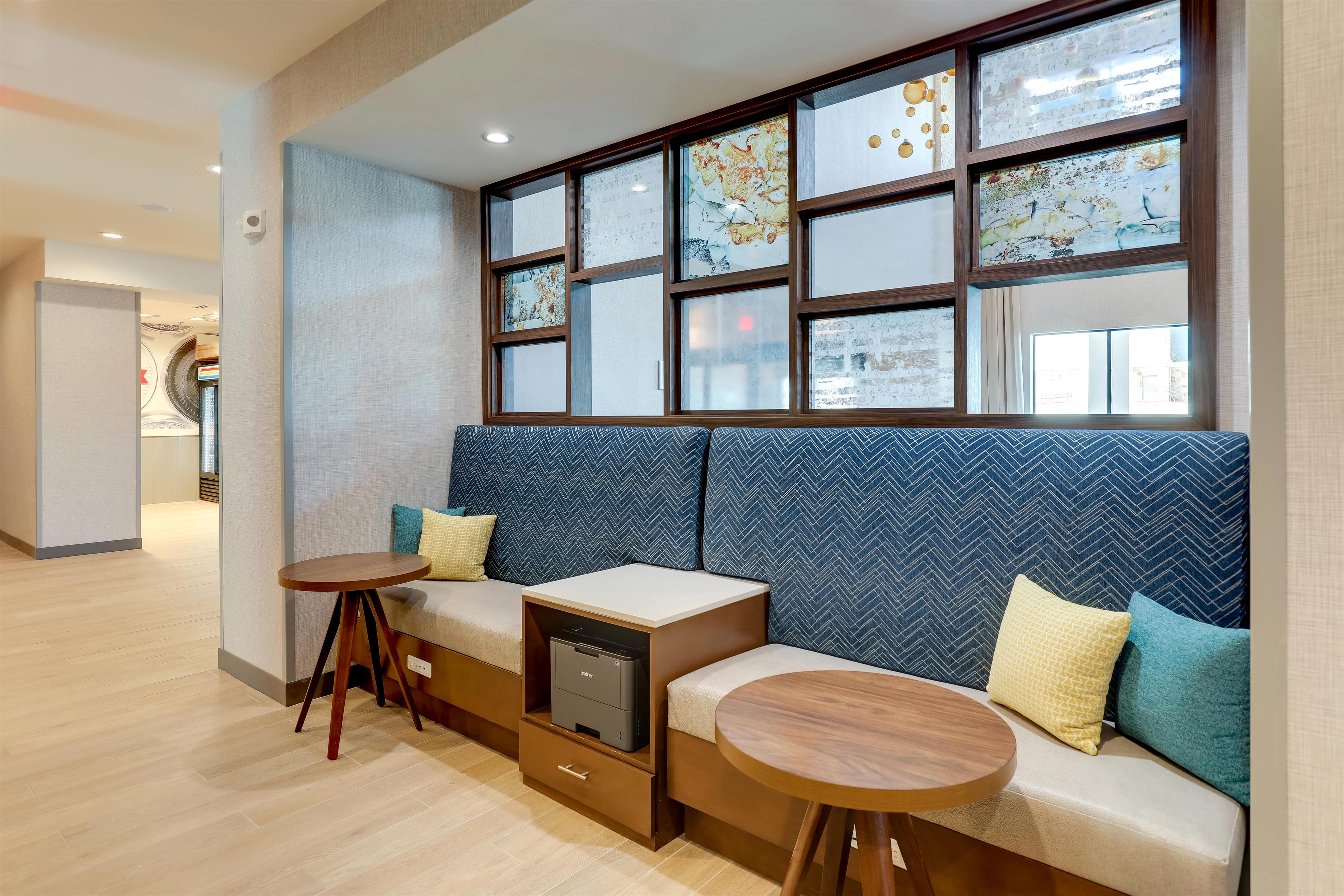 Business Center | Hampton Inn & Suites Weatherford