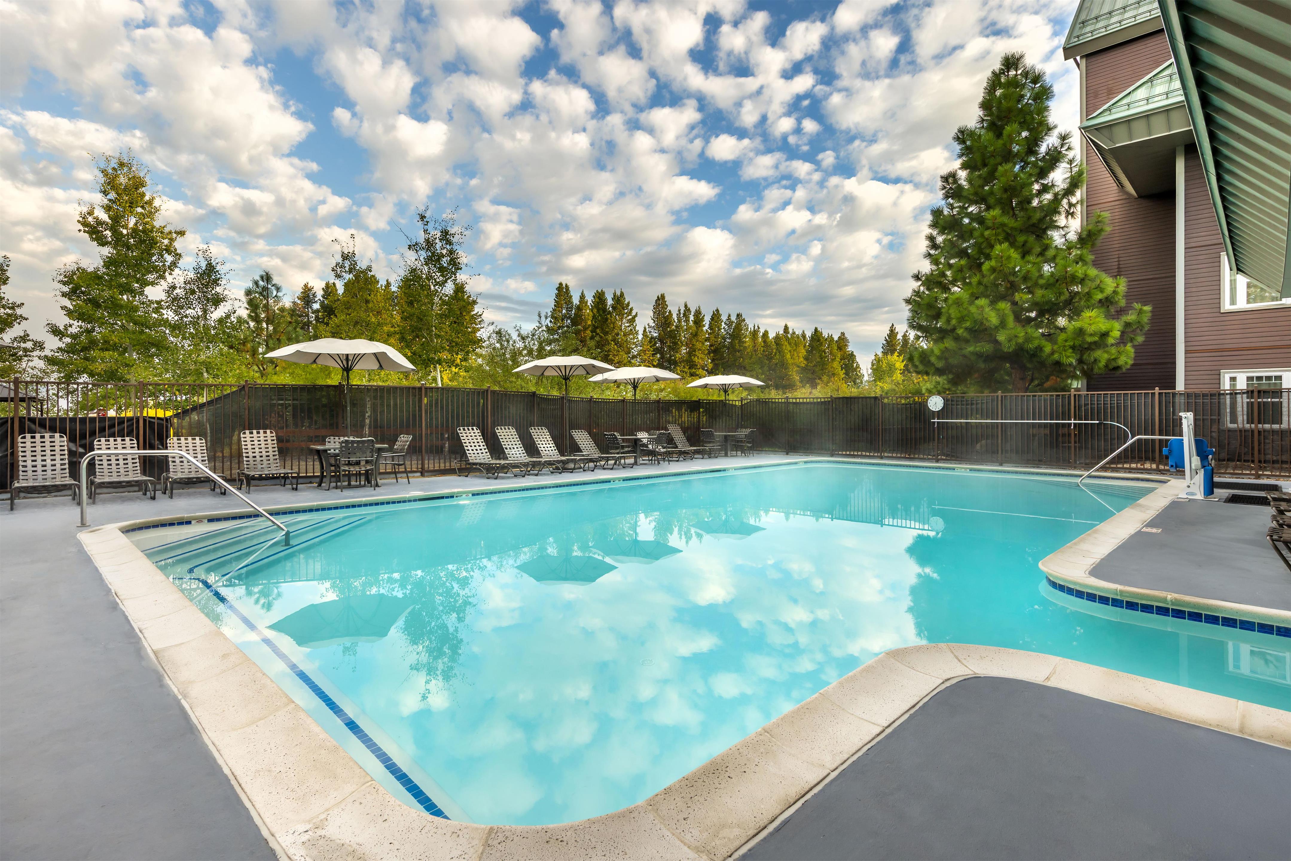 Pool | Hilton Vacation Club Lake Tahoe Resort South