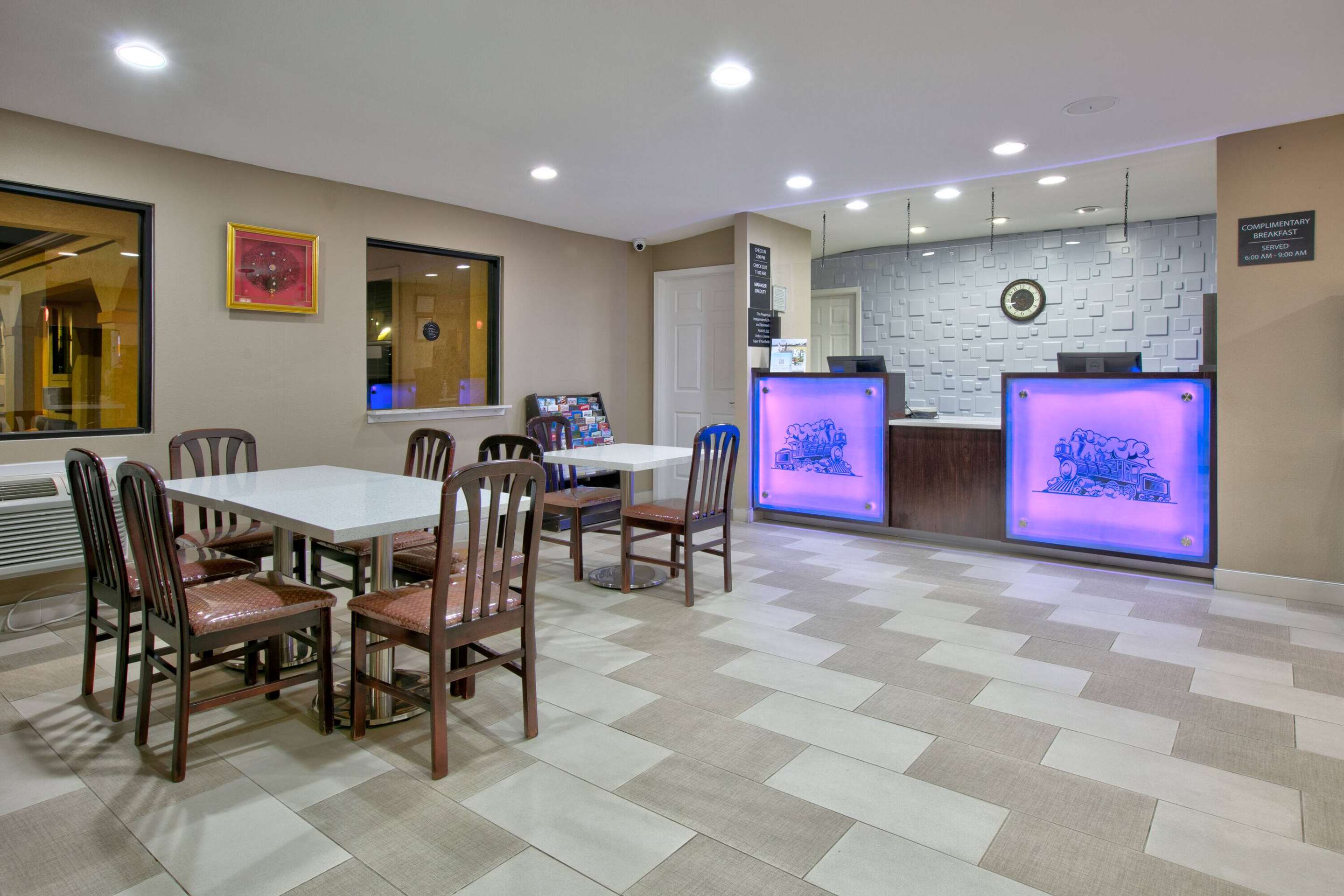 Lobby | Super 8 by Wyndham Palestine TX