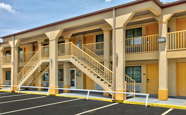 Exterior view - Super 8 Motel Palestine