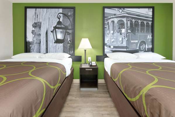  - Super 8 Motel Palestine