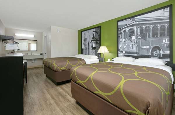  - Super 8 Motel Palestine