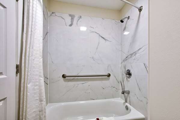  - Super 8 Motel Palestine