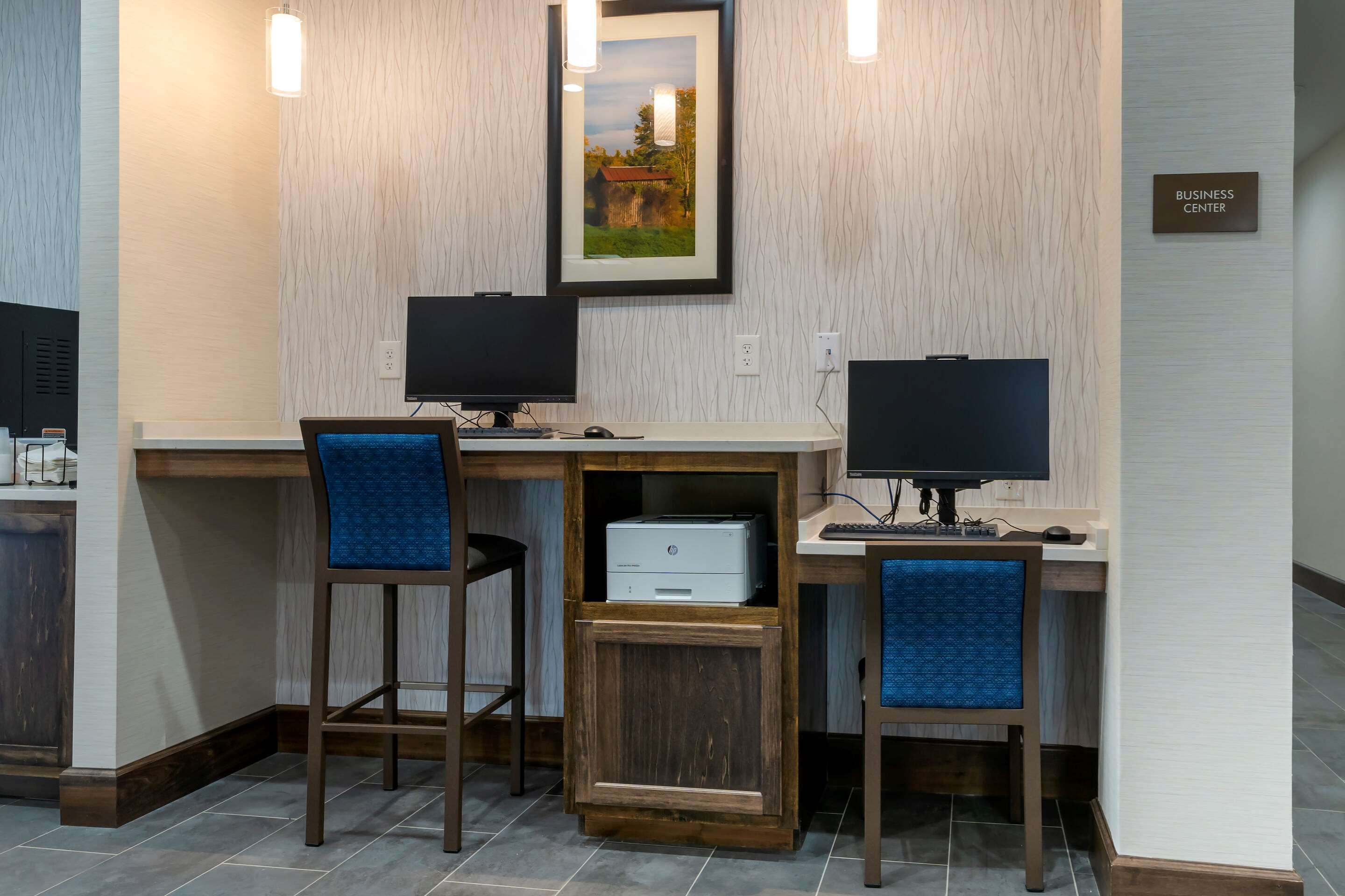 Computer in the lobby | Comfort Suites Paducah Mall Area