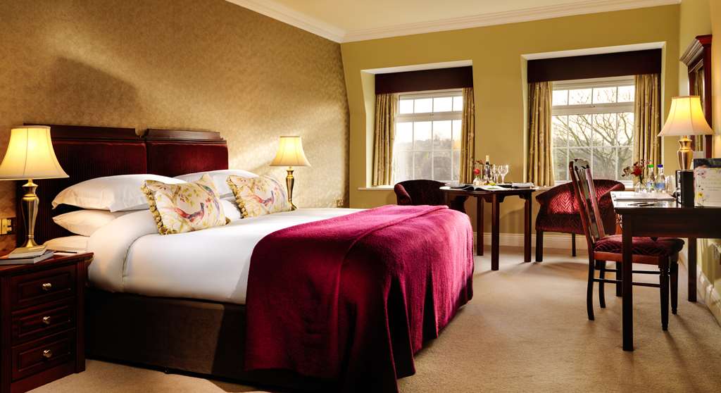BALLYGARRY ESTATE HOTEL AND SPA-guestroom-Guest Room,On-Site.jpg