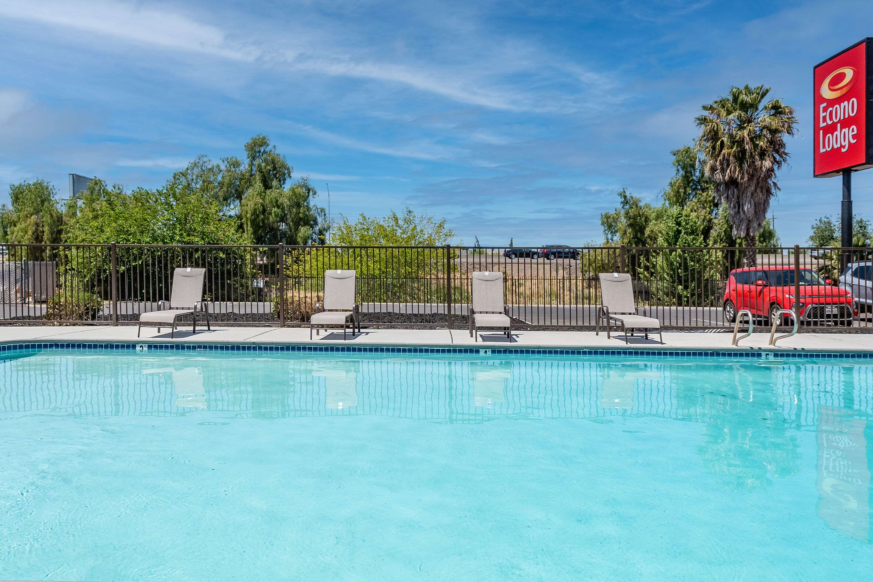 Relax by the pool | Econo Lodge Stockton near I-5 Fairgrounds