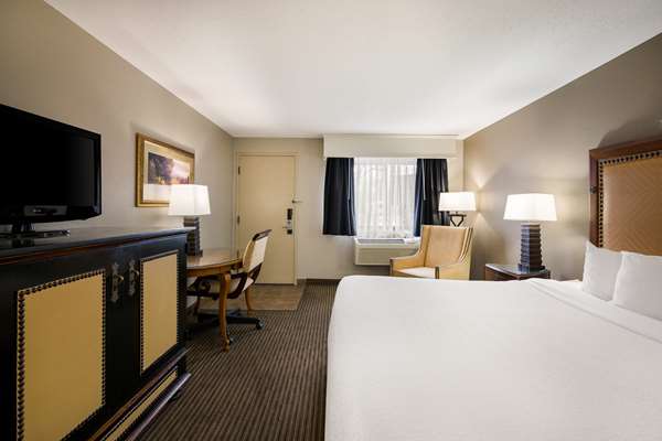  - Revel Hotel Minot, Surestay Collection by Best Western