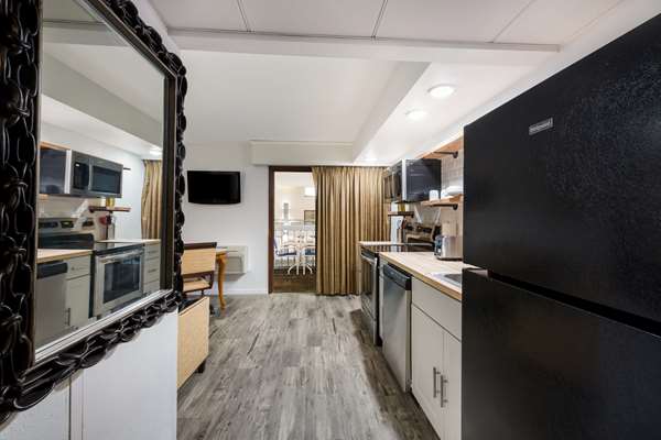  - Revel Hotel Minot, Surestay Collection by Best Western