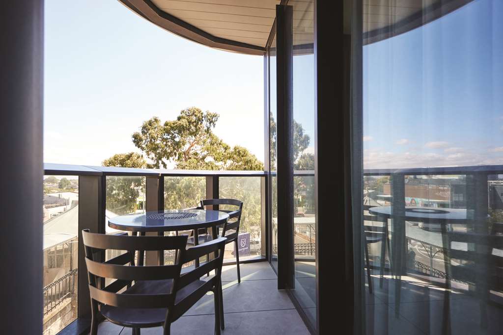 ADINA PENTRIDGE MELBOURNE-guestroom-Guest Room,On-Site.jpg
