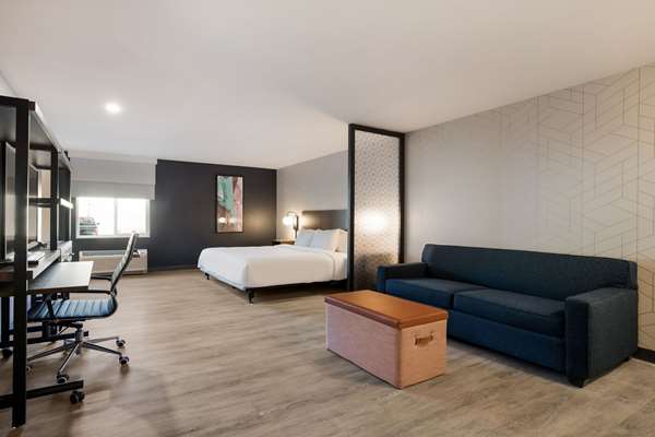  - Everhome Suites Corona -  I-15, Exit 92