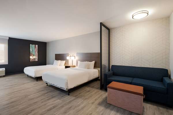  - Everhome Suites Corona -  I-15, Exit 92