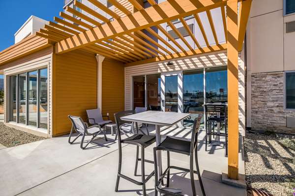  - Everhome Suites Corona -  I-15, Exit 92