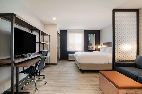  - Everhome Suites Corona -  I-15, Exit 92