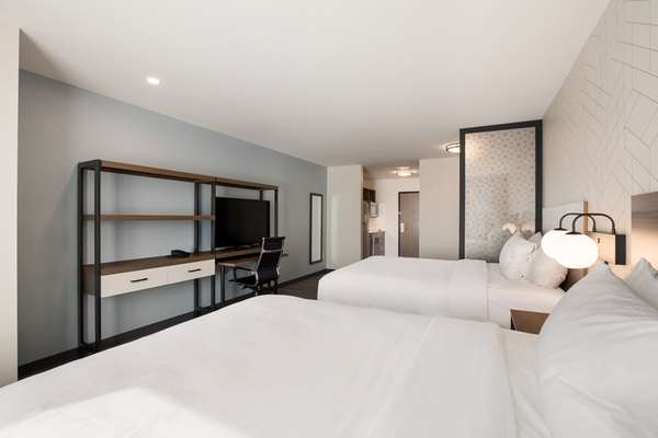  - Everhome Suites Corona -  I-15, Exit 92