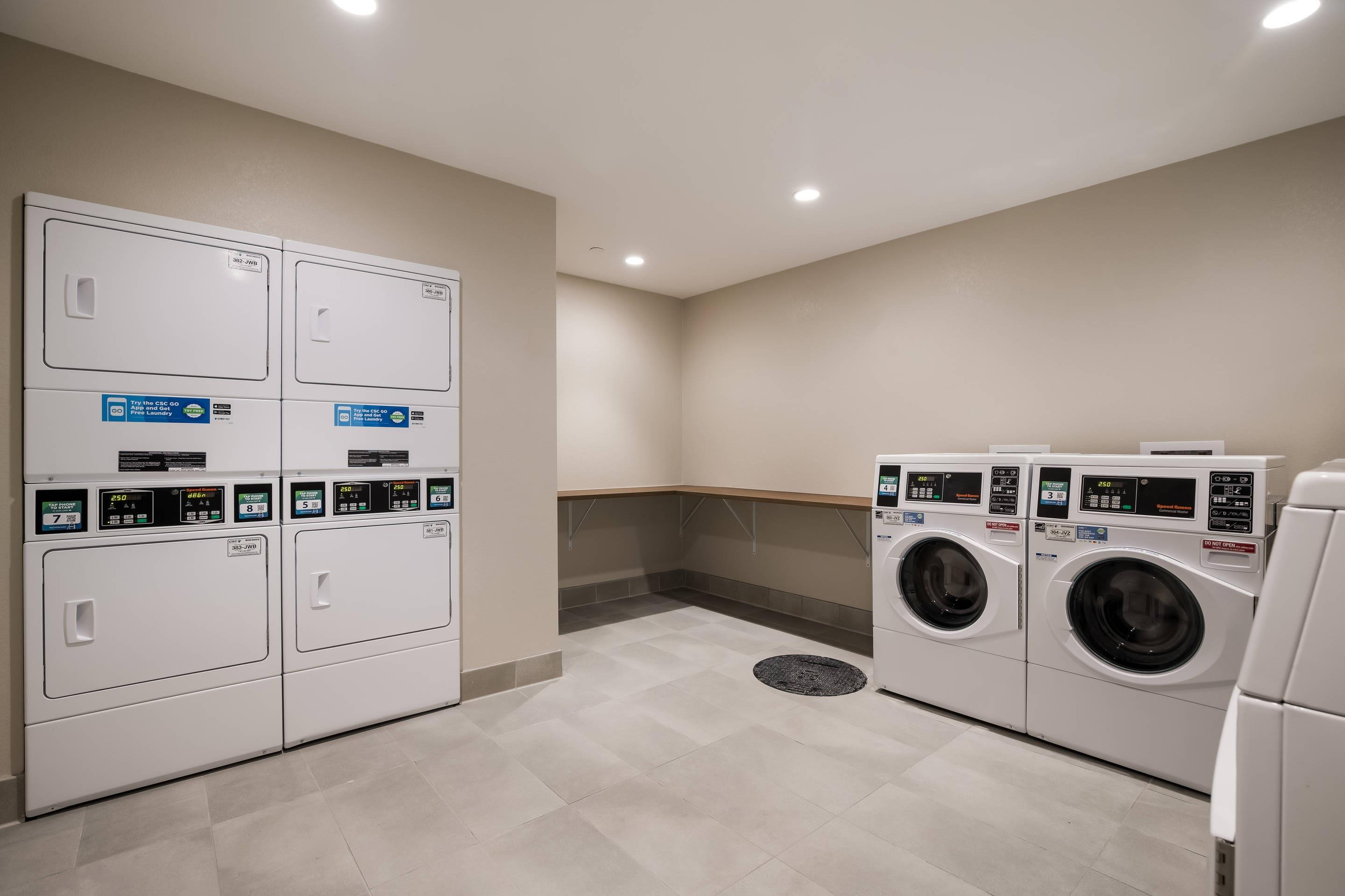 Guest laundry facilities | Everhome Suites Corona