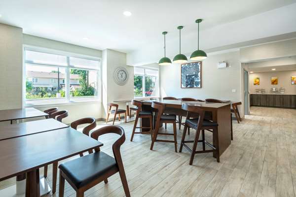 Amenities - Comfort Inn & Suites Kingston