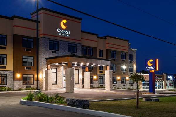 Exterior view - Comfort Inn & Suites Kingston