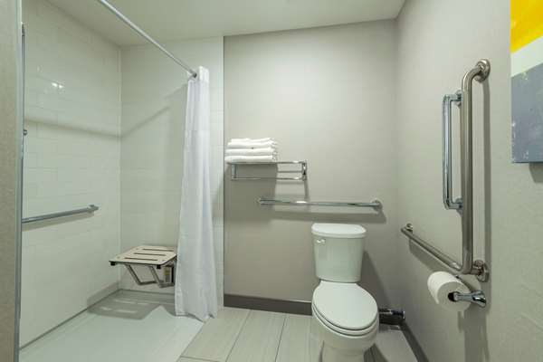  - Comfort Inn & Suites Kingston