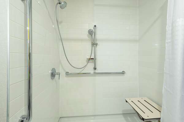  - Comfort Inn & Suites Kingston