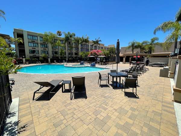 Pool - DoubleTree by Hilton Buena Park - I-5, Exit 116