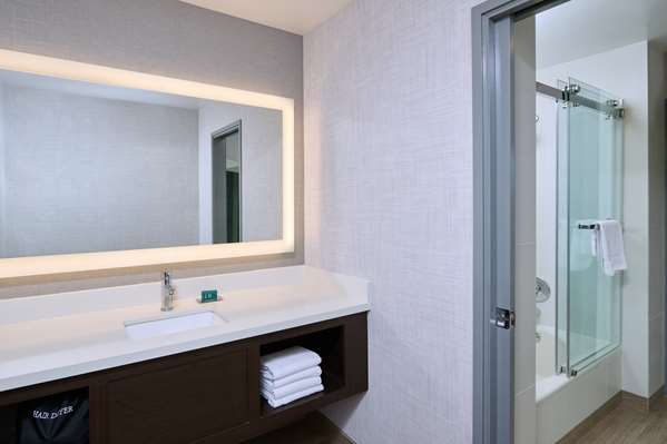  - DoubleTree by Hilton Buena Park - I-5, Exit 116