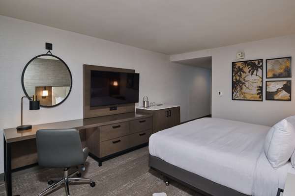  - DoubleTree by Hilton Buena Park - I-5, Exit 116