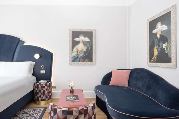 KING JUNIOR SUITE