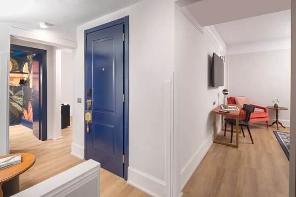 SUPERIOR AMERICAN SUITE
