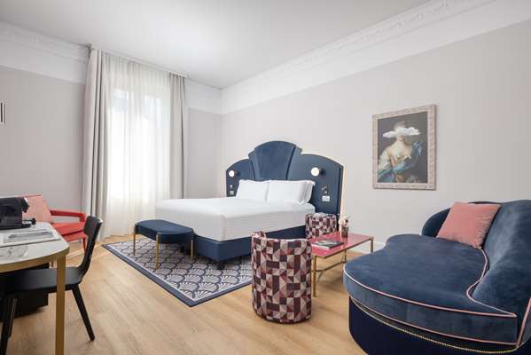 KING JUNIOR SUITE